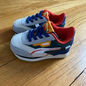 PUMA Toddler Sneaker Size 5C